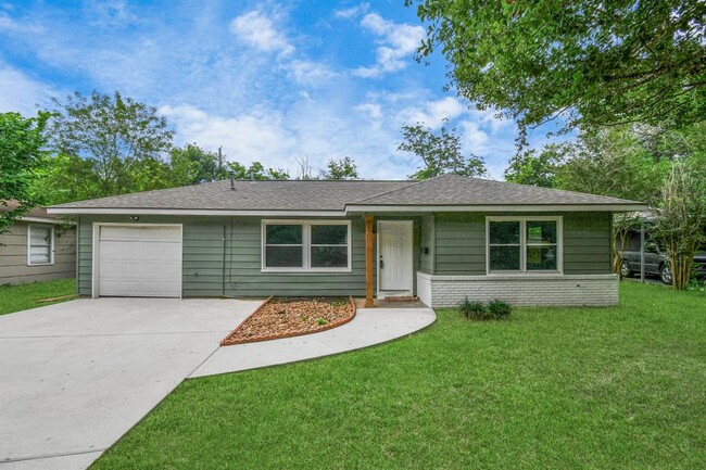 Building Photo - 1723 S Park