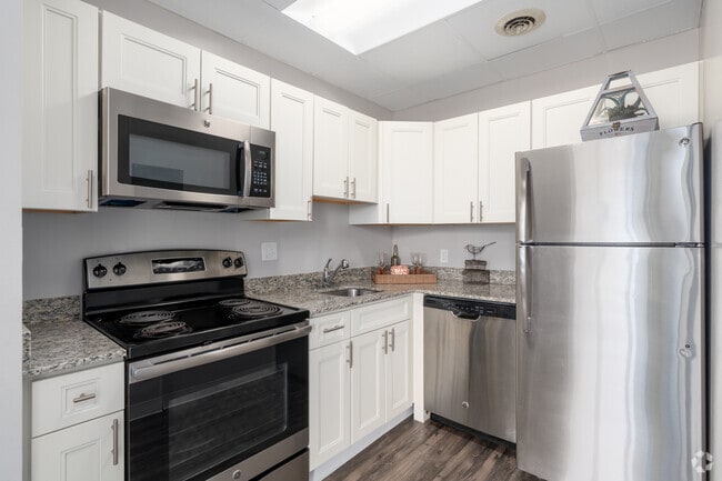 1BR, 1BA - 625SF - Kitchen - Bridgeview