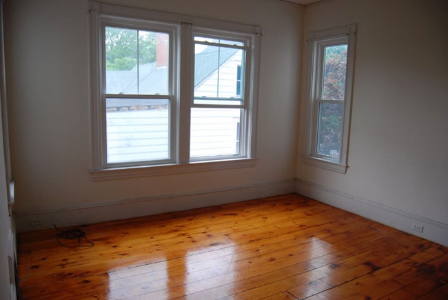 Building Photo - 322 Merrimac St