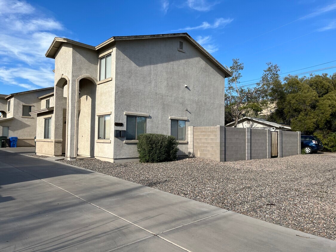 Foto principal - 506 E Townley Ave
