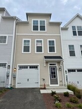 Building Photo - 203 Lane