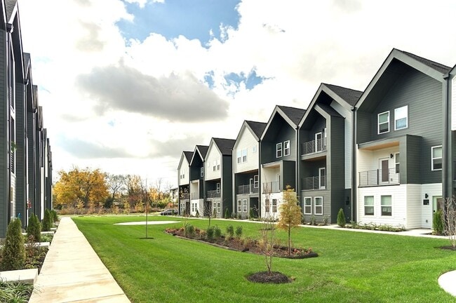 Photo - 550 Markham Street Unit 19 Townhome