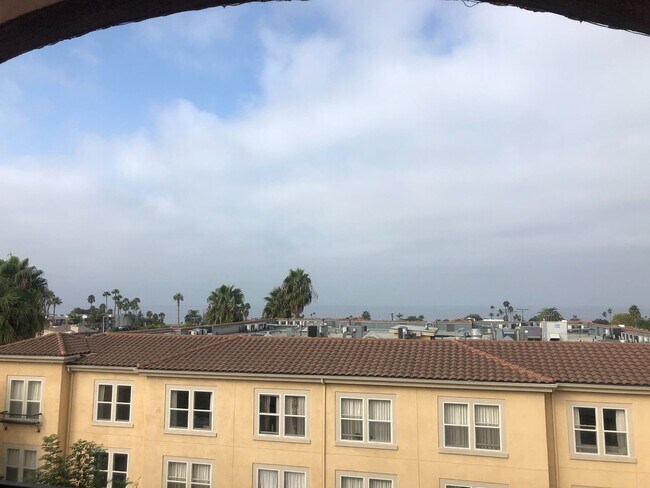 Foto del edificio - Ocean View 1 Bed/1 Bath in North Pacific Beach!