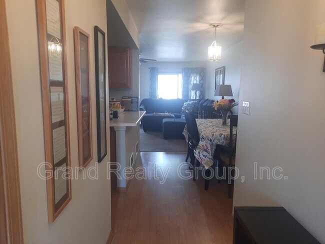 Foto del edificio - 34838 Catherine St