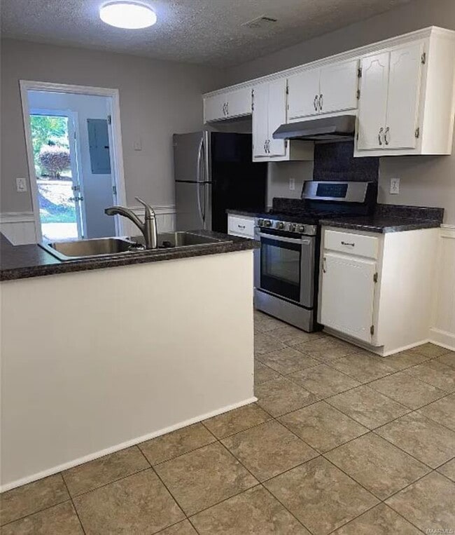 Building Photo - 316 Poplar Dr