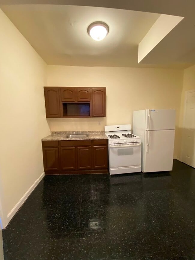 Photo - 19 Lawrence St (Yonkers, NY) Apartment