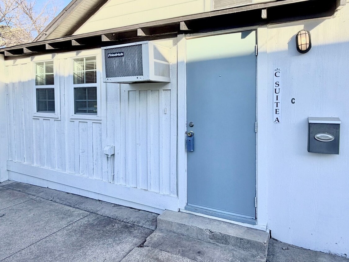 Photo - 1002 Gregg St (Denton, TX)