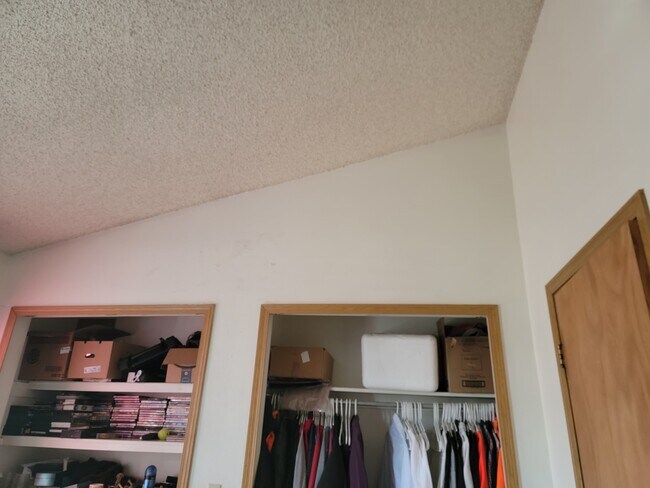 Foto del edificio - 519 Shady Crest Cir