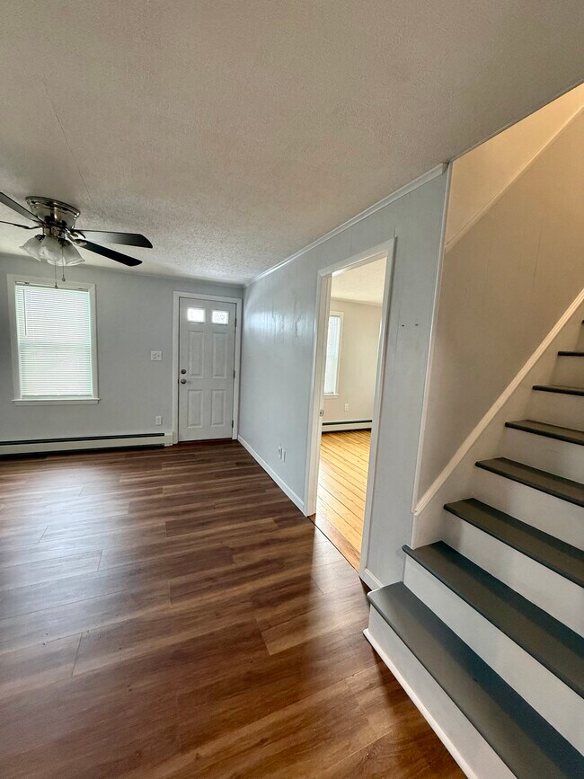 Foto del edificio - 1027 Monmouth St