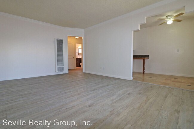 Building Photo - 4760 Kansas St