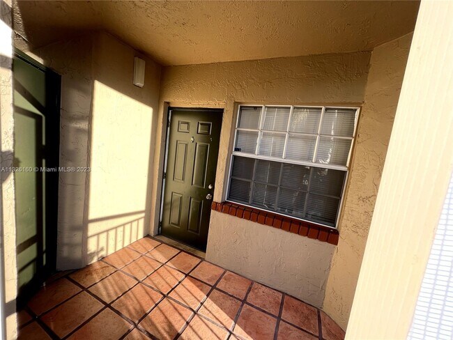 Foto del edificio - 8657 SW 5th St