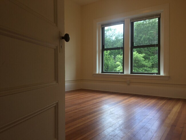 Foto del edificio - 1476 Beacon St