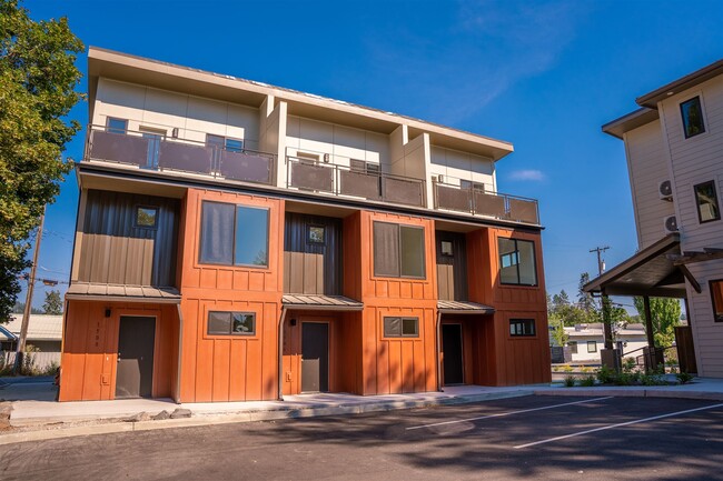 Building Photo - 1502 N 3rd St