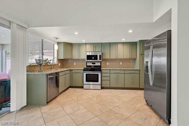 Foto del edificio - 3956 Clear View Dr