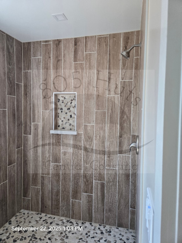 Foto del edificio - 1378 Yale Pl