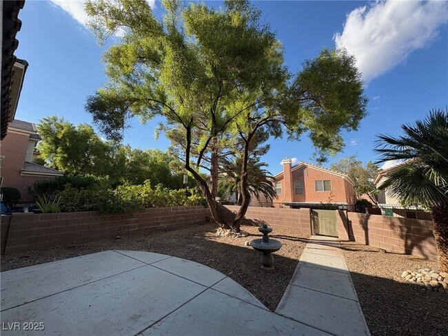 Foto del edificio - 9904 Via Delores Ave