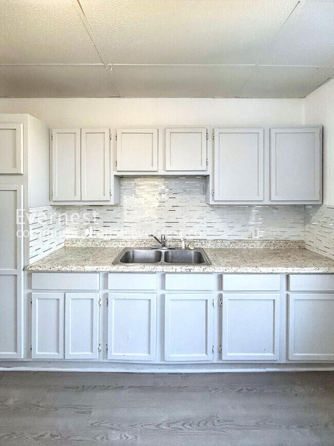 Foto del edificio - 613 N Jackson Ave