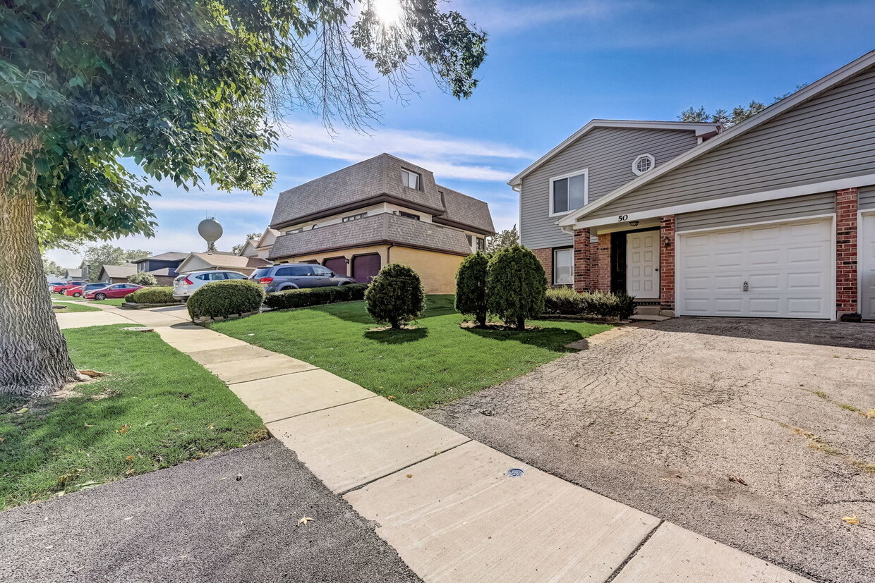 50 Terry Dr Unit D, Roselle, IL 60172 Condo for Rent in Roselle, IL