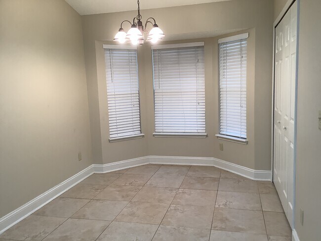 Foto del edificio - 240 Honeysuckle Way