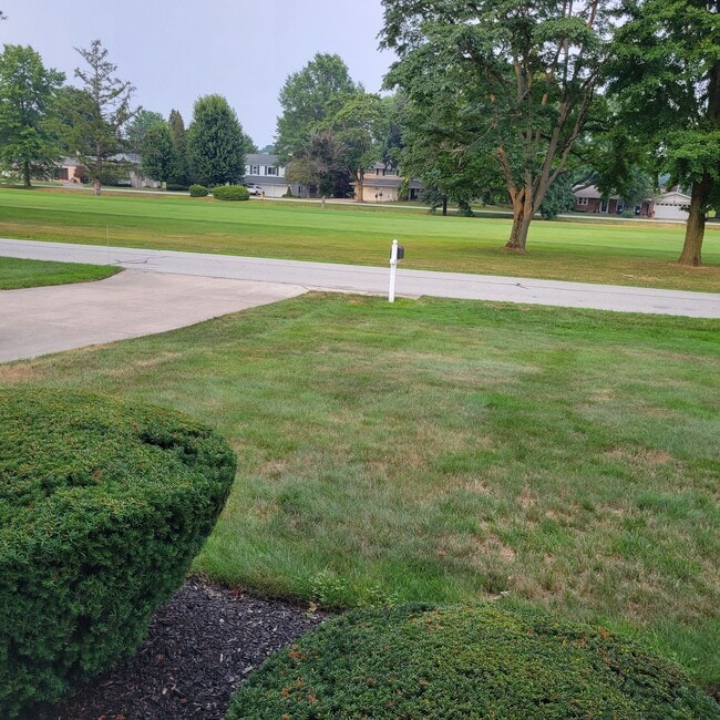 Foto del edificio - 802 Wedgewood Dr