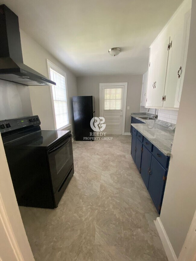 Foto del edificio - Remodeled Beaumont Mill Village Home - Very Cute 2 bed / 1 bath with fully fenced yard!