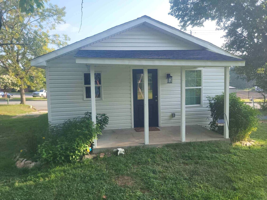 307 W Martin St, Benson, NC 27504 House Rental in Benson, NC