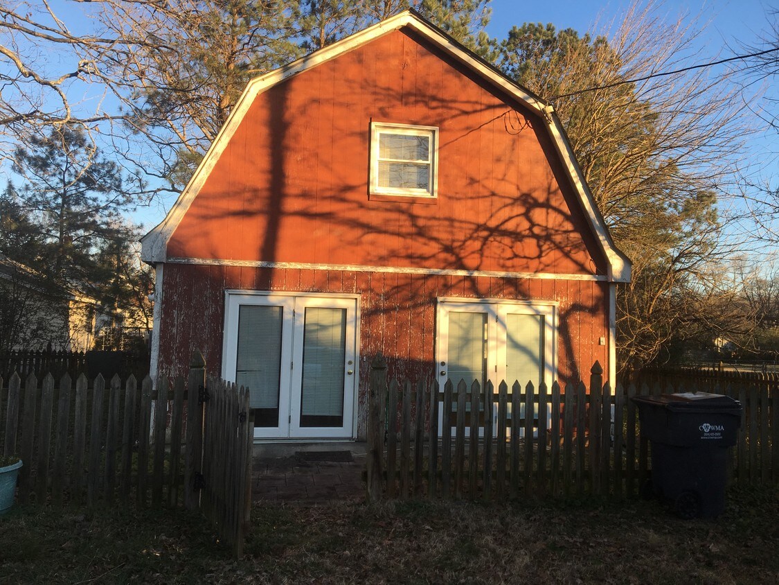 Primary Photo - 311 Henry Clay Rd