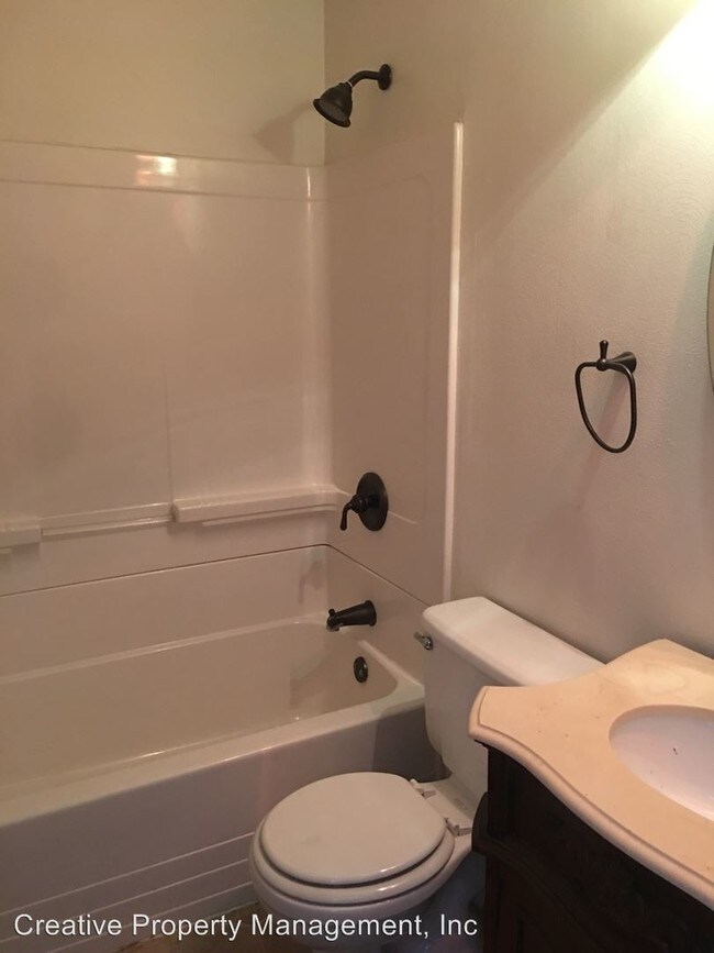 Foto del edificio - 4 br, 3 bath Apartment - 821 - 10th Ave NW