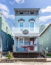 Building Photo - 2222 Flora St