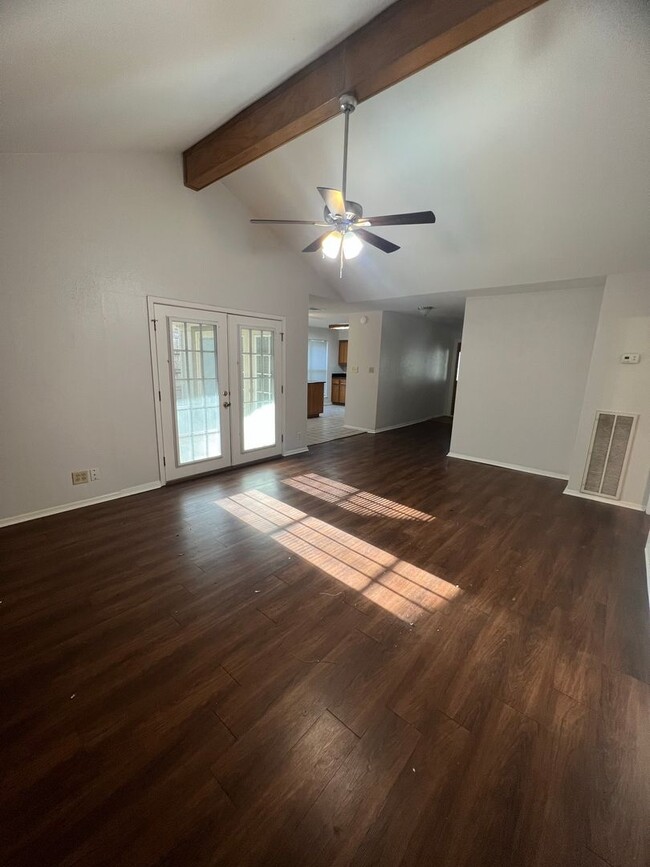 Building Photo - 78745 - OFF WILLIAM CANNON -- FREE RENT - ...