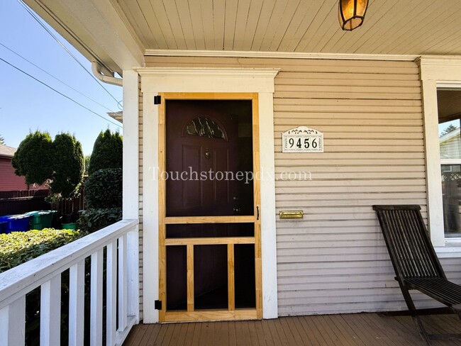 Foto del edificio - Contemporary 2 BD | 1 BA Home w/ Private B...