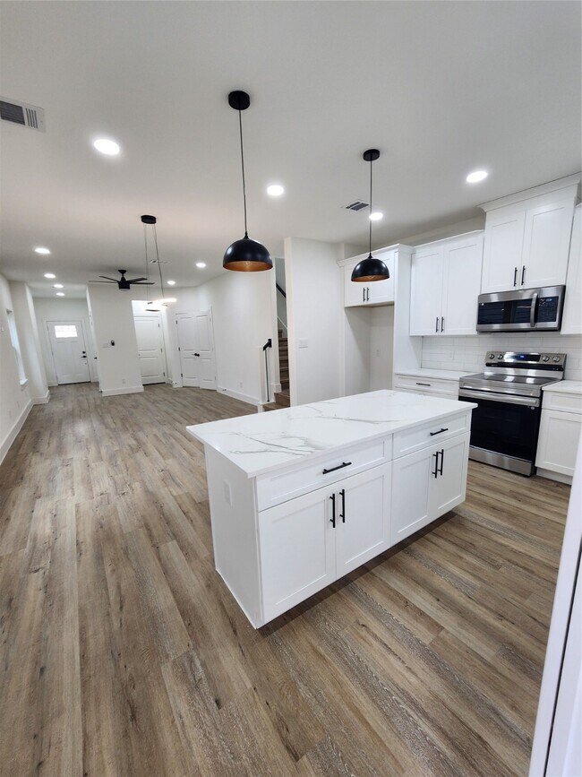 Foto del edificio - 650 Everett St