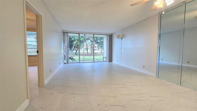 Building Photo - 8421 Lagos De Campo Blvd