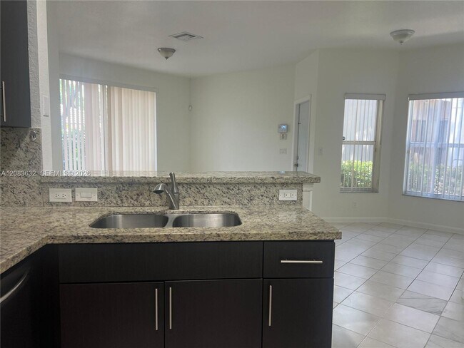 Foto del edificio - 9040 NW 54th St