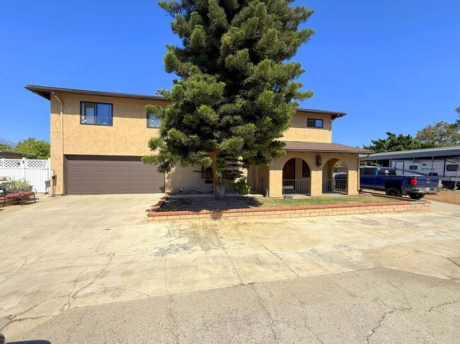 Building Photo - 608 Juanita Ave