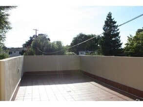 Building Photo - 1401 Hess Rd