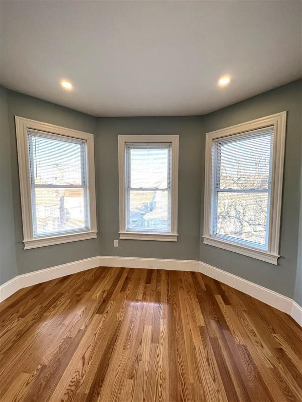 Foto principal - 67 Morton Ave