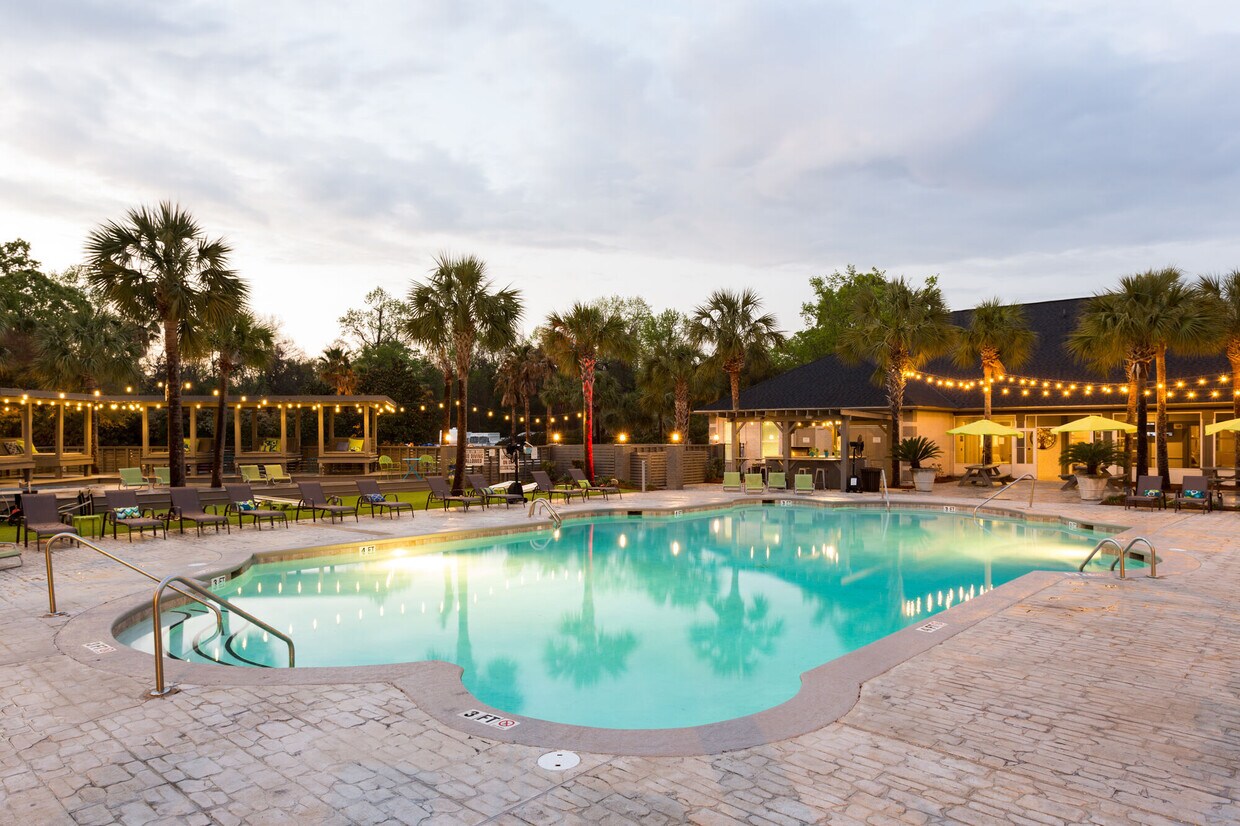 Riverland Woods Apartments in Charleston, SC