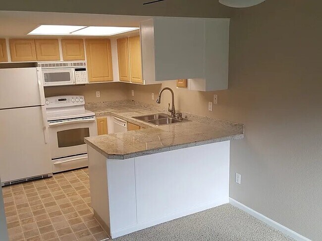Building Photo - 9585 SW 146th Terrace