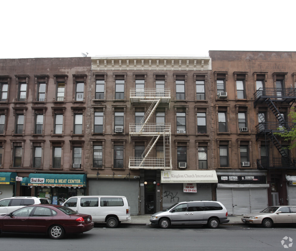 Building Photo - 1055 Bedford Ave