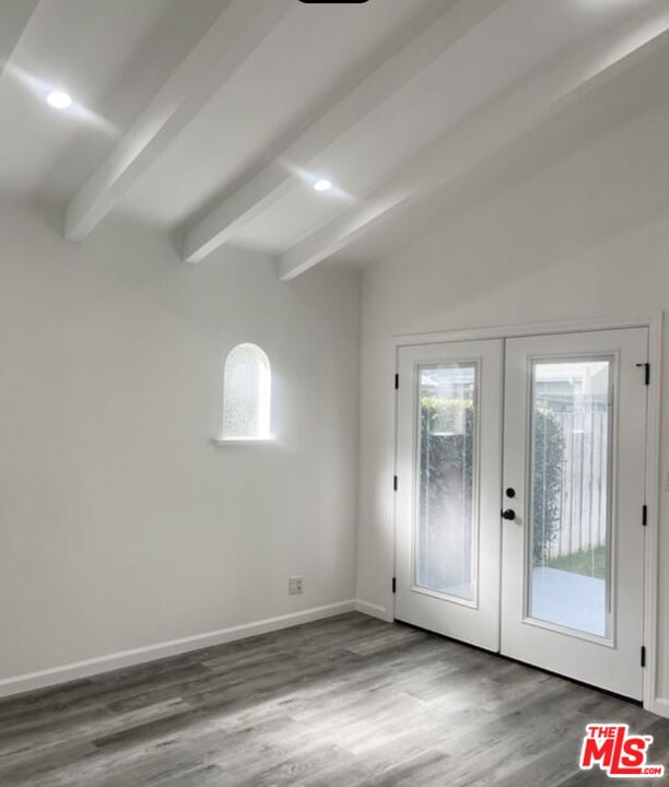 Building Photo - 4545 Matilija Ave