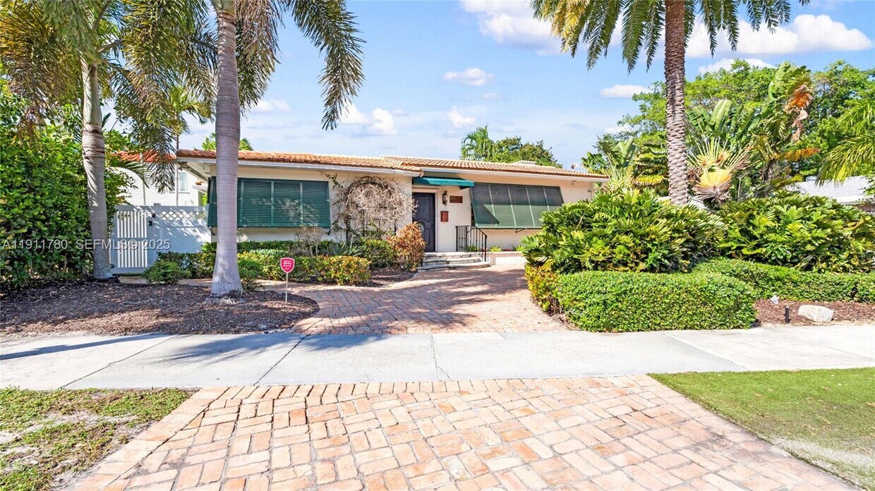 Foto principal - 623 NE 17th Way