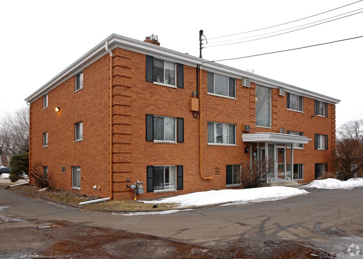 Foto principal - 1363 County Road B W