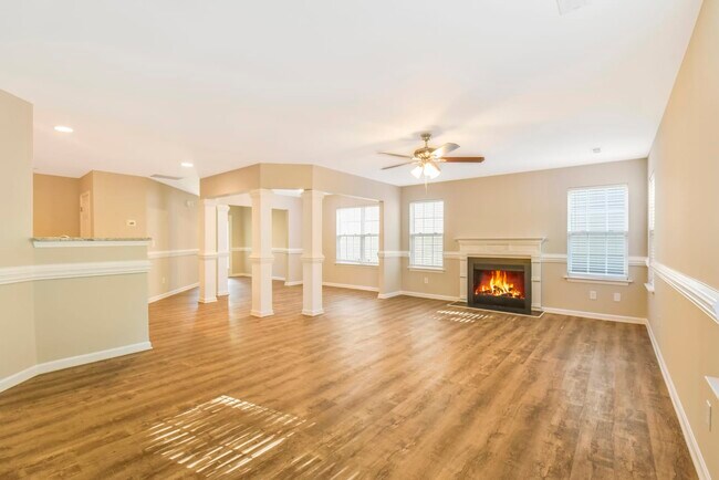 Building Photo - 5022 Acorn Forest Ln