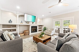 Building Photo - 91 St Simon Cir