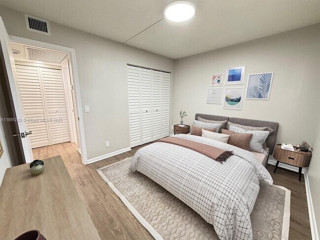Foto del edificio - 901 SW 128th Ave