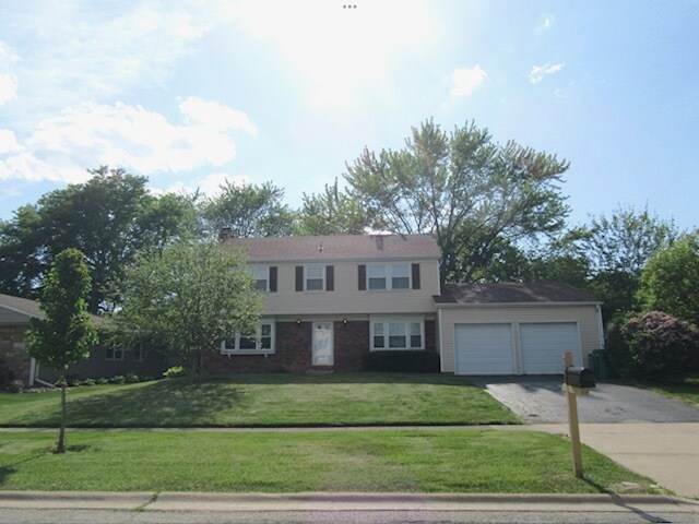 Primary Photo - 821 Checker Dr