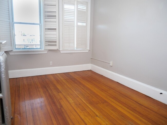 Building Photo - 16 Chestnut Hill Ave