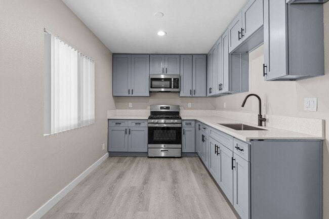 Building Photo - 113 S Lillie Ave