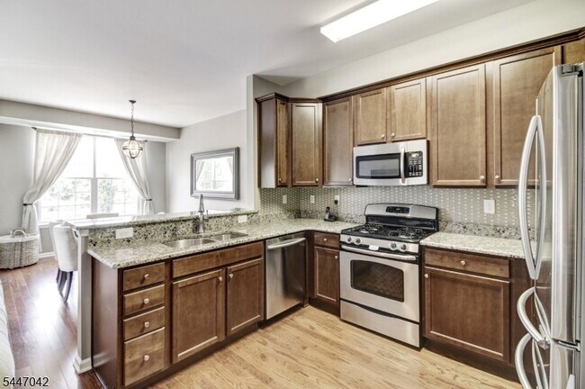 Foto del edificio - 506 Waterview Ct